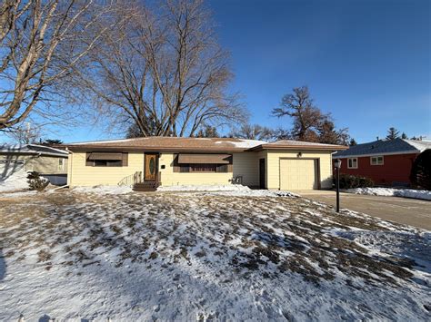 1702 FRANK HALL DR, ALBERT LEA, MN 56007 | REMAX