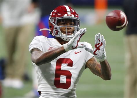 Photo Of DeVonta Smith's Heisman Suit Is Going Viral - The Spun