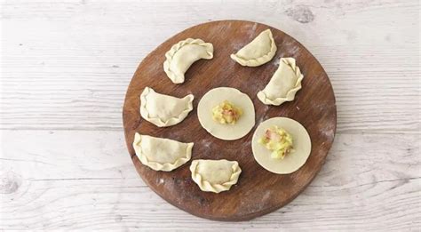 Вареники с картошкой и беконом, пошаговый рецепт с фото на 493 ккал