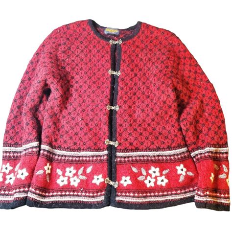 Woolrich Women's Red and Black Cardigan | Depop