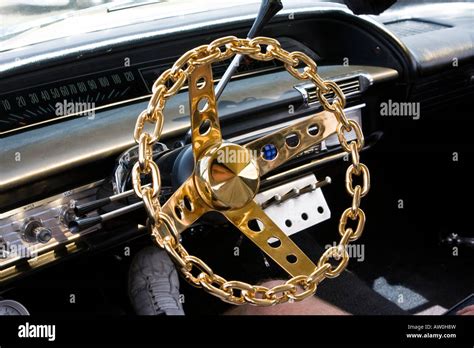 On Lock Chain Steering Wheel On A Vintage 1949 Pontiac, 47% OFF