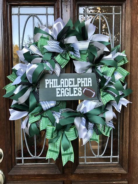 Philadelphia Eagles wreath-made with hand painted wood sign & vinyl ...