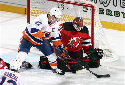 Devils’ Scott Wedgewood blanks Islanders for 3rd career shutout - nj.com