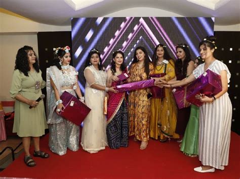 Jabalpur News: रैंप पर दिखा महिलाओं का निराला अंदाज