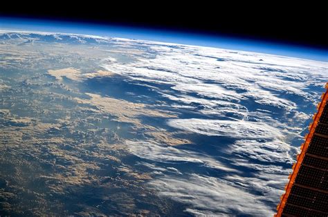 太空中看地球美景， NASA 发布的段视频，我们美丽的地球，好好保护