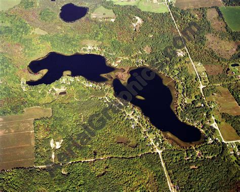 Montcalm Lake in Montcalm County, MI – Aerial Graphics