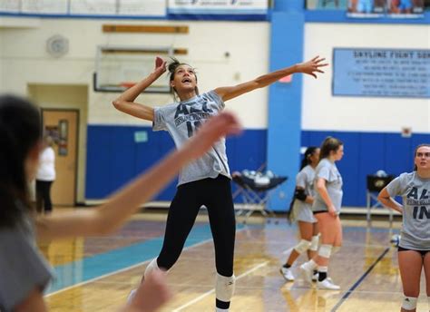 Ann Arbor Skyline volleyball star Harper Murray