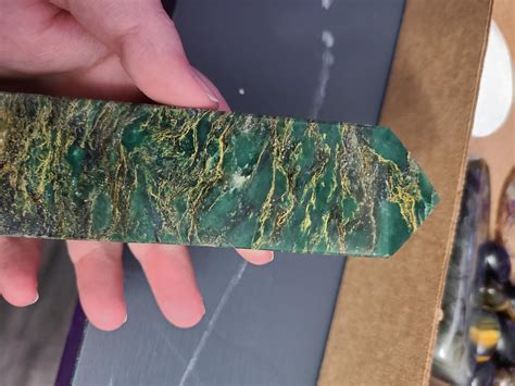 Image result for Labeled Emerald Spectrum Spectroscope