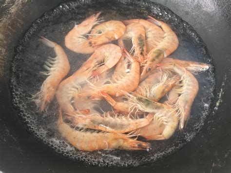 水煮虾的做法_【图解】水煮虾怎么做如何做好吃_水煮虾家常做法大全_四四来袭_豆果美食