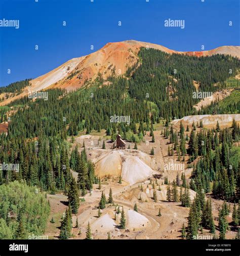 Red mountain pass hi-res stock photography and images - Alamy