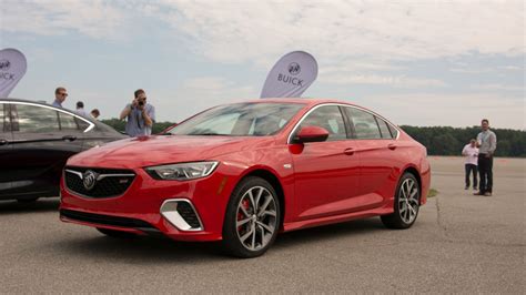 2018 Buick Regal GS debuts with 310-hp V-6, all-wheel drive