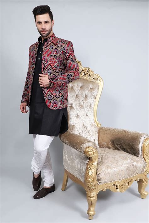 Buy WINTAGE Men's Embroidered Velvet Red Blazer : Red