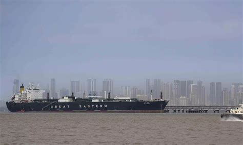 Ship carrying Iranian oil shifts course midway from India to China