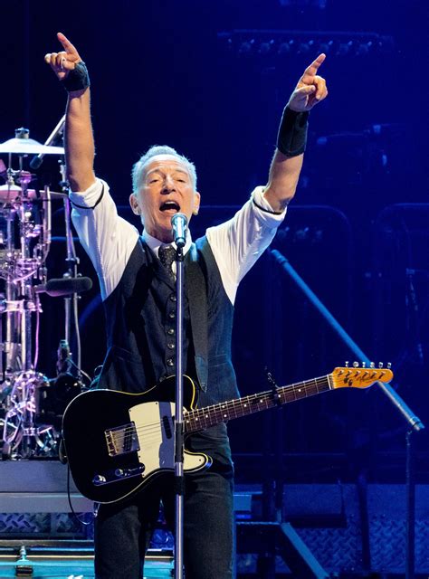 Bruce Springsteen comments in Europe spark Boss vs. Trump war of words