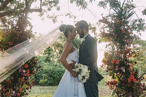 Amor e emoção marcam cerimônia de casamento de Victoria Medeiros e John Porto - Portal IN ...