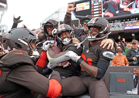 Cleveland Browns defense vs. Miami Dolphins, October 19, 2025 ...