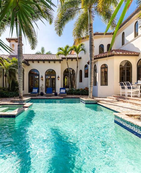 Naples Florida Beach Rental Beaches With Chair And Umbrella Rentals