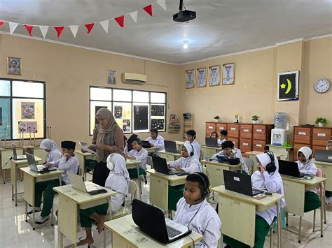 https://almadinahbogor.sch.id/storage/banner-berita/snmv36tJlDoMHzjtWPitnKsxL8CWGjGjgturjNmv.jpg