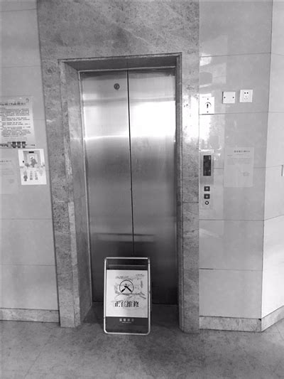小区电梯经常坏，是质量不好？其实可能因为..._运行_乱丢垃圾_关门