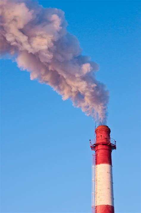 烟囱黑烟及工业废物造成的空气污染烟囱黑烟及工业废物造成的空气污染.图片下载 - 觅知网
