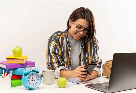 Online Education vs Offline Education – Which is Better?