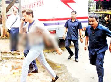 Spotted: Hrithik Roshan at Chhatrapati Shivaji Terminus shooting for ...
