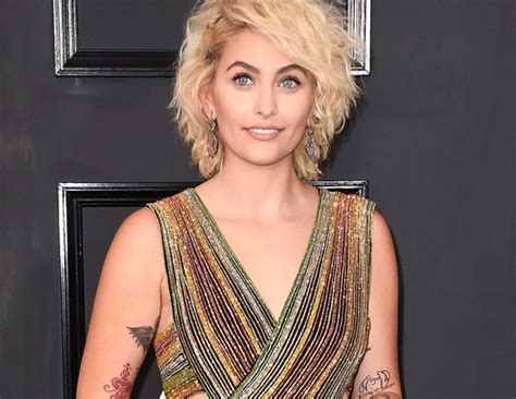 VIRAL PIC The Bed Time Selfie of Paris Jackson is Tuesday Motivation ...