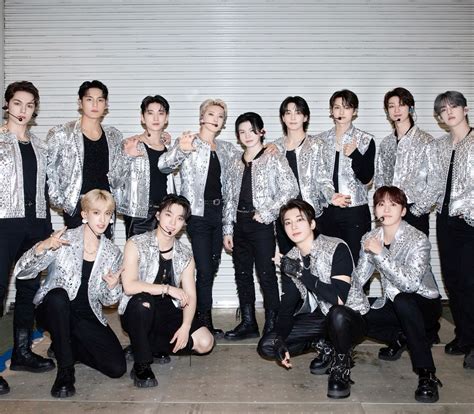 Pin by zzz 💭 on 세븐틴, 150526 | Seventeen, Black and white wallpaper ...