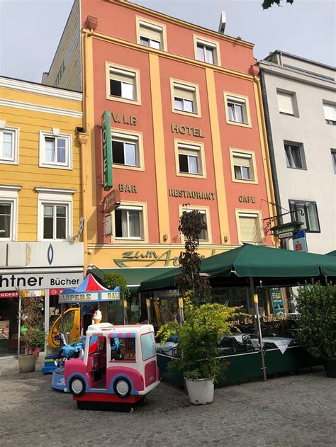 HOTEL AUERHAHN (Voecklabruck) - Lodge Reviews, Photos, Rate Comparison ...