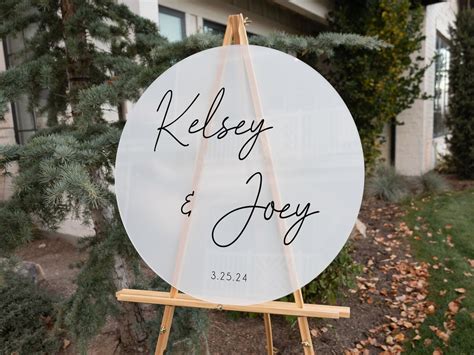 Buy Personalized Wedding Names Sign on Circle Frosted Acrylic | Wedding ...