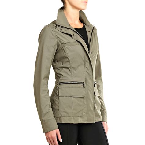 lightweight women's jackets for travelling