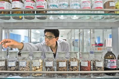 创新发展中的西藏藏医药产业：“药香”芬芳 历久弥新_行业动态_中国西藏网