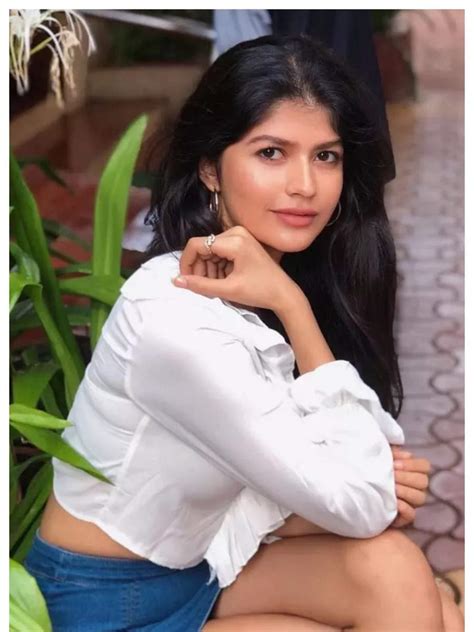 In pics: Anjini Dhawan's trendy fashion game | Times of India