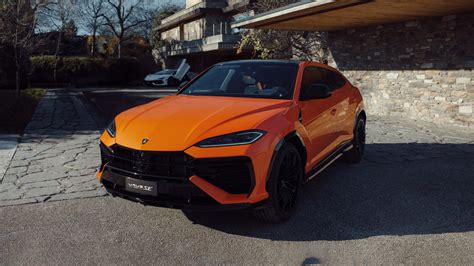 Lamborghini Aventador Colours | Free & Paid Options | Carwow