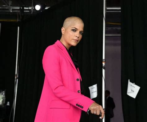 Selma Blair Offers Support to Christina Applegate Amid MS Diagnosis ...