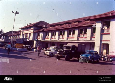 Pune Railway Station Local Train 的图像结果