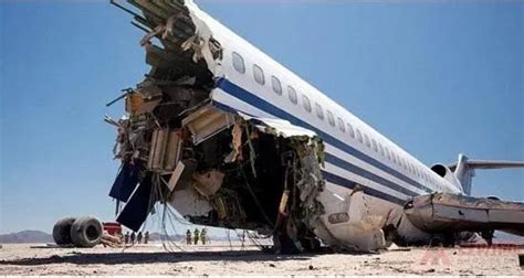伊春空难飞机坠毁致44人死亡 机长被双开(图)_新浪新闻