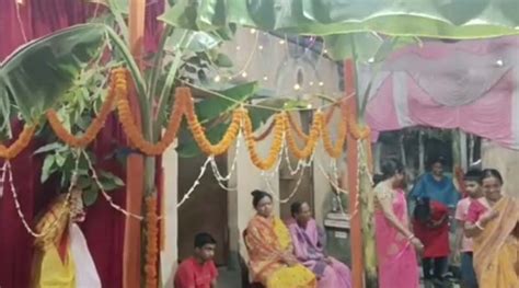 People celebrate anniversary of tree 'couple' in Maldah and Asansol ...