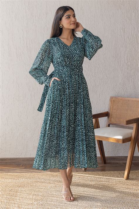 Green Pleated Maxi Dress – Flowing Pleats for a Sophisticated Look