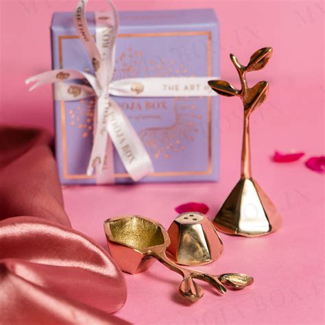 Buy Aurum Floral Pooja Set of 3 Online in India - Mypoojabox.in