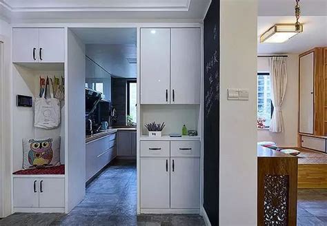 当家庭中的厨房门对着卫生间门应该怎么化解_360新知