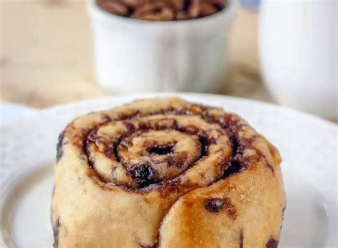 Irresistible Chocolate Chip Cinnamon Rolls - LABO Recipes