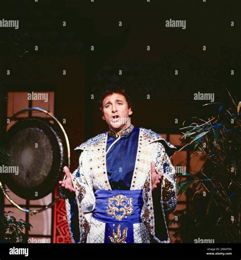 Image result for Opera Siegfried Singer