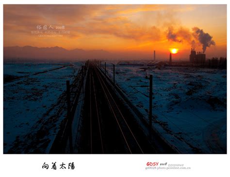 把太阳放在手里-高清图集-中国天气网新疆站