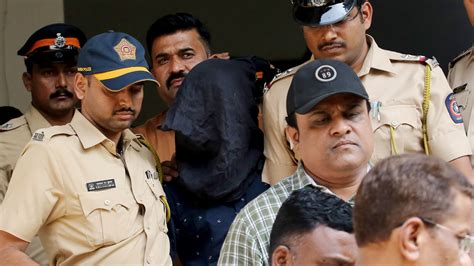 Saif Ali Khan stabbed: Mumbai police gets 5-day custody of attacker, to ...