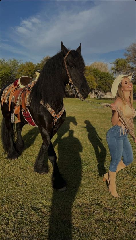 Mariam Olivera | Poses bonitas, Mujeres guapas, Caballos