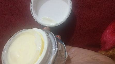 Forest Essentials Soundarya Radiance Cream With 24K Gold & SPF 25 ...