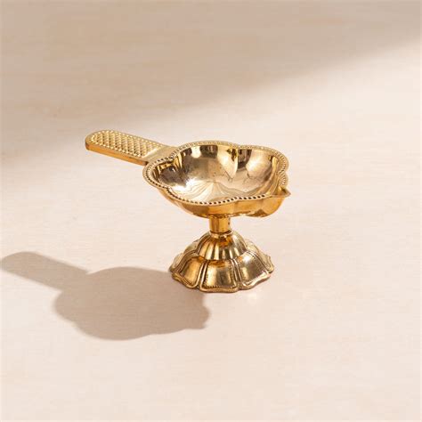 Brass Floral Kapur Aarti Diya with handle - 4 inch - Darbar Craft