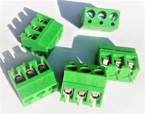 Vasp Electronics PCB Mount Screw Terminal 3 Pole - Pack of 10 : Amazon ...