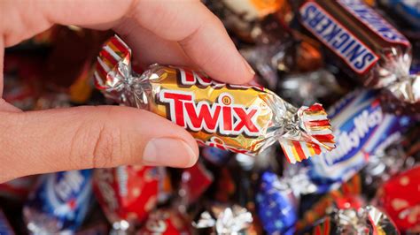 Does Twix Have Peanuts? What You Should Watch Out For